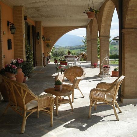 Bed And Breakfast San Martino Castignano Exterior foto